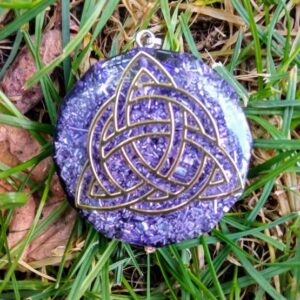 Pendentif Triquetra violet